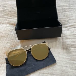Vera Wang Gold Sunglasses Designer - With Box and Cloth